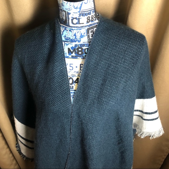 Woolrich Poncho Wrap Shrug Open Front Sweater - One Size - Picture 3 of 11